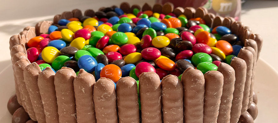 Easy Birthday Cake Hack For People Who Can't Bake