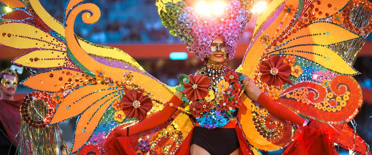 Our Editor Swears By These 5 Mardi Gras Essentials