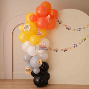Diggin It Balloon Arch