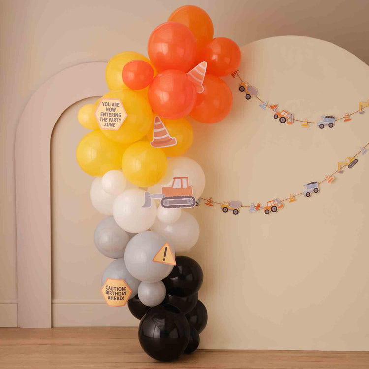 Diggin It Balloon Arch