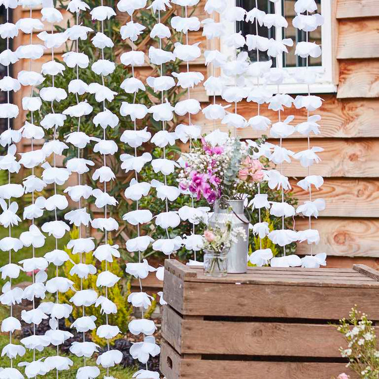 Rustic Country White Floral Photobooth Backdrop