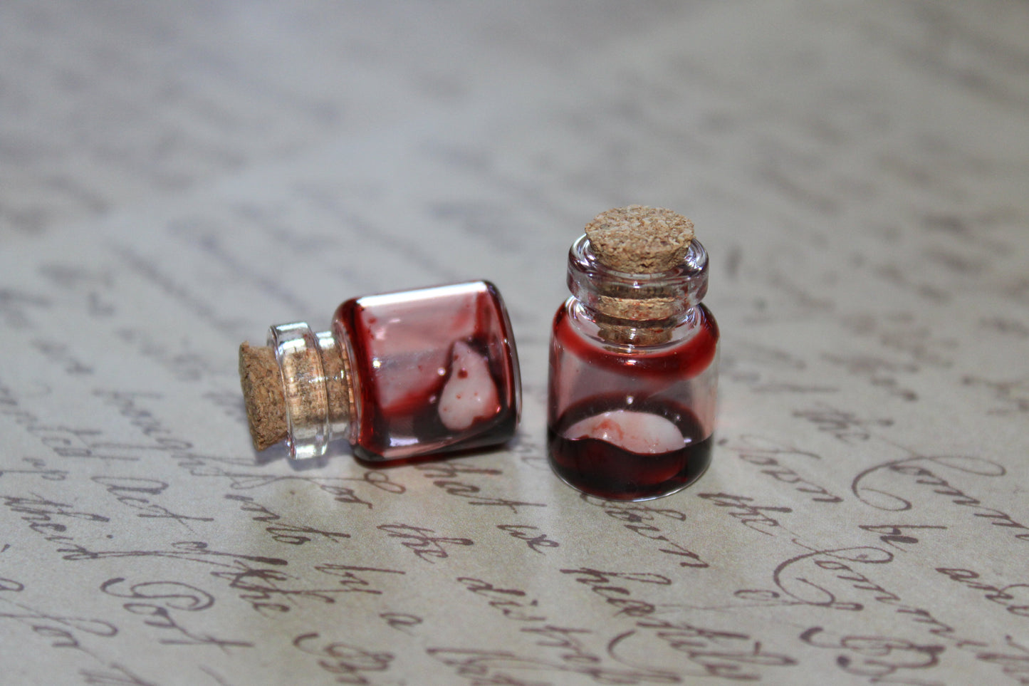 Tooth Specimen in Blood Vial Prop