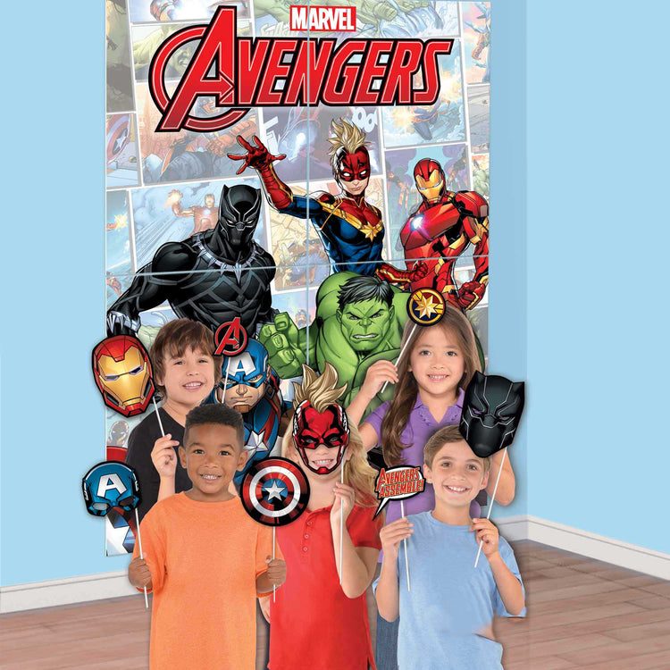 Marvel Avengers Powers Unite Scene Setter & Assorted Photo Props Pack of 16